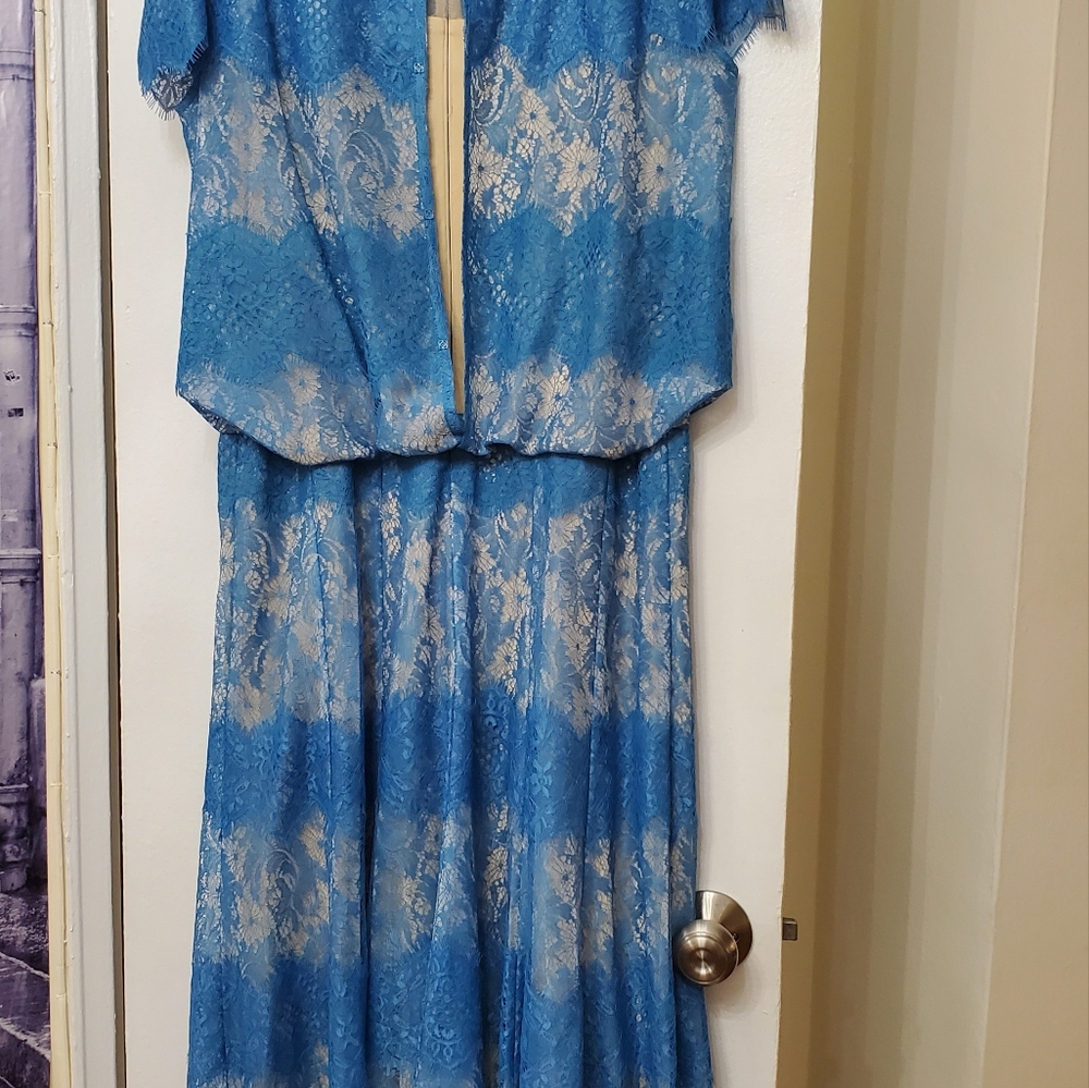 Beautiful Tadashi Shoji Dress, size 12 - Picture 3 of 8